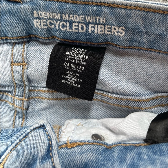 H&M Skinny Low Rise Ripped Blue Jeans Button Fly Size 30/32 - Picture 6 of 12
